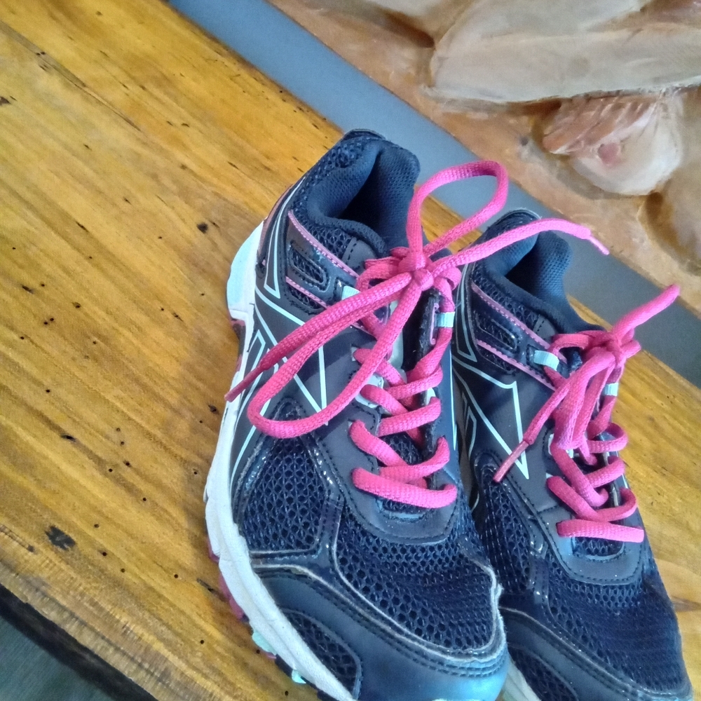 Reebok Quick Chase Size 7 Blue and Pink Running Sneakers - Picture 2 of 15
